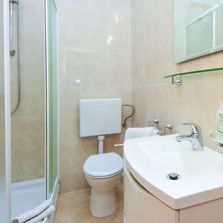 Apartment Mare-4 By Interhome *