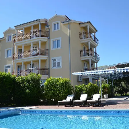 Apartment Mare-4 By Interhome